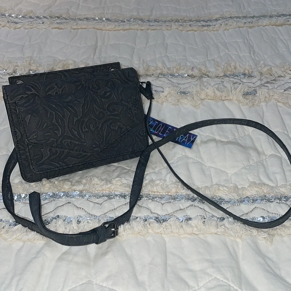 Violet‎ Ray black crossbody (NWT)